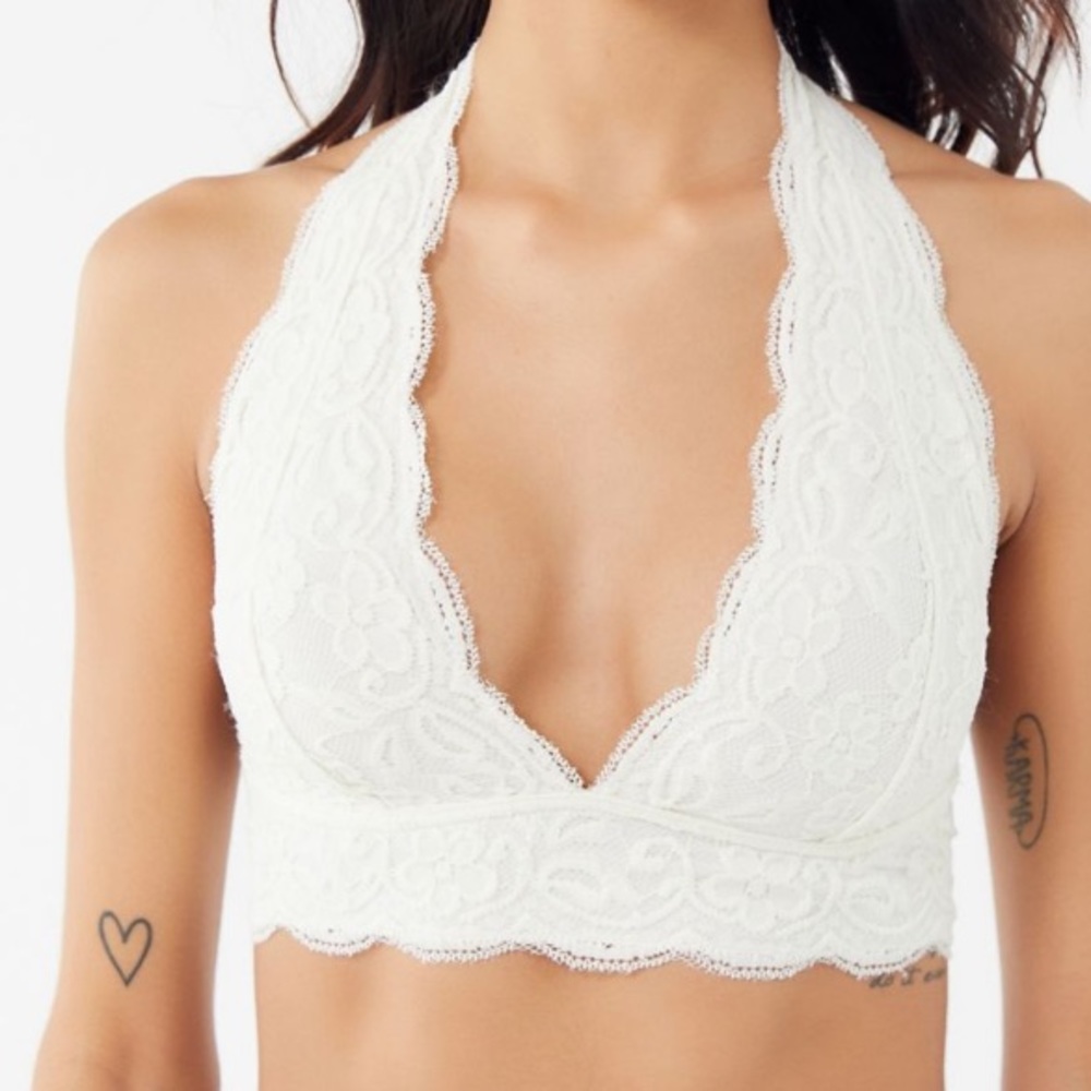 URBAN OUTFITTERS HALTER BRALETTE CREAM